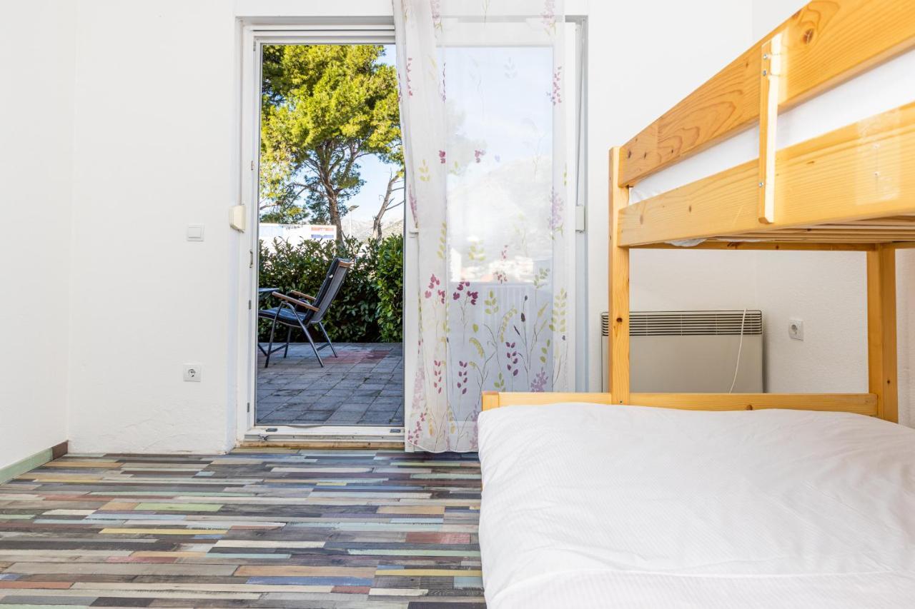 Spacious 2-Bedroom Apartment With Terrace And Parking ツァヴタット エクステリア 写真